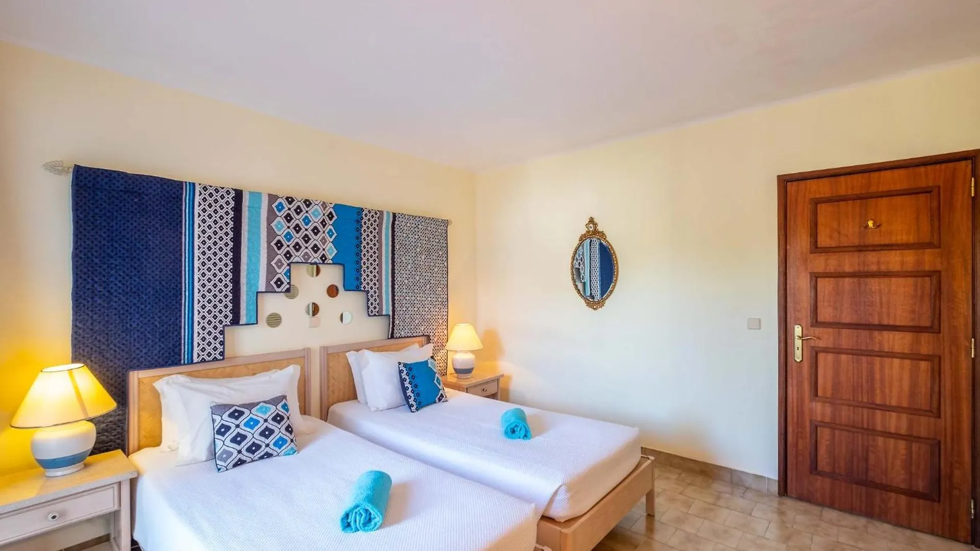 Apartment Luna - Resort With A Pool Area With A Lounge Bar البوفيرا 0*,  البرتغال